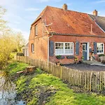Huus Ant Doerpsdiek Holiday home Krummhoern