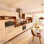 Huus Ant Doerpsdiek Holiday home *